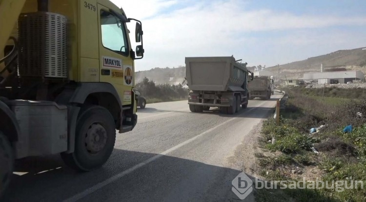 Hafriyat kamyonlarının biri gitmeden diğeri geliyor