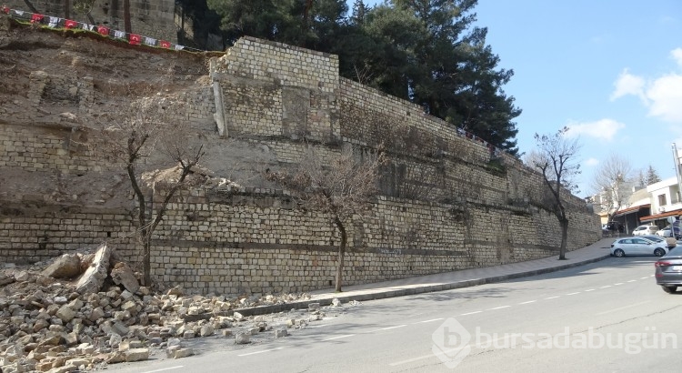 Tarihi Kale depremde ayakta kaldı