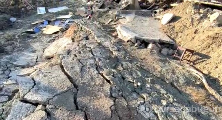 Malatya'da depremin vurduğu mezrayı heyelan yuttu