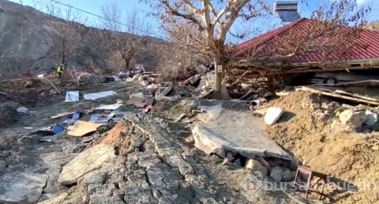 Malatya'da depremin vurduğu mezrayı heyelan yuttu