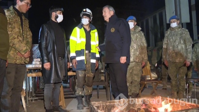 Hulusi Akar, Hatay'da çalışmaları inceledi ve Mehmetçiği denetledi