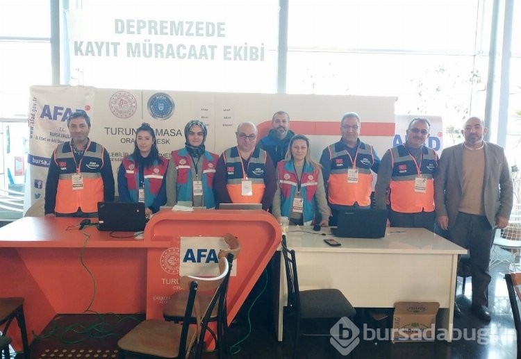 Bursa Osmangazi'deki gönüllü öğretmenlerden depremzedelere destek 