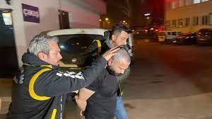 İki arkadaşını öldürdü