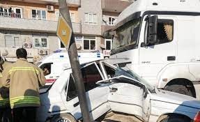 Tır ile otomobil çarpıştı: 2 ölü, 2 yaralı