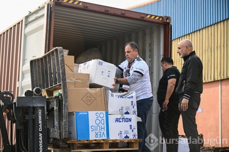 Beşiktaş tribünlerinden atılan oyuncaklar Hatay'a ulaştı