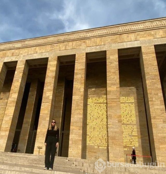 Oyuncu Eda ece Anıtkabir'den paylaşım yaptı