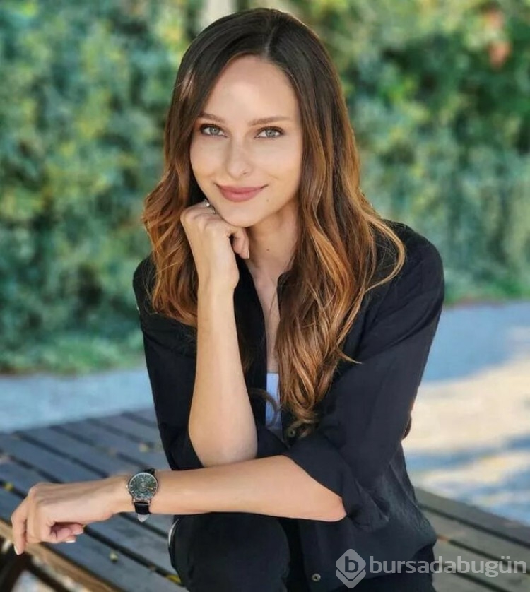 Oyuncu Jessica May evliliği hakkında açıklamalarda bulundu