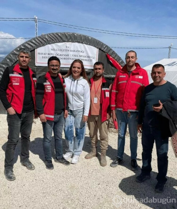 Ünlü isimler depremzedelerin yanında olmaya devam ediyor