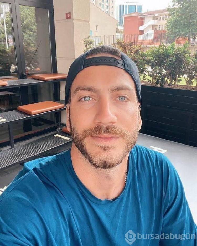 Survivor şampiyonu Nisa Bölükbaşı dekolteli poz verdi!