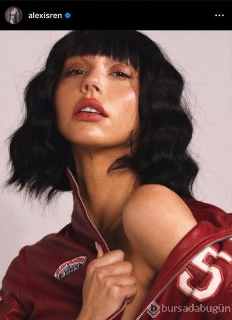 Ünlü model Alexis Renin Yarı çıplak pozlarına beğeni yağdı