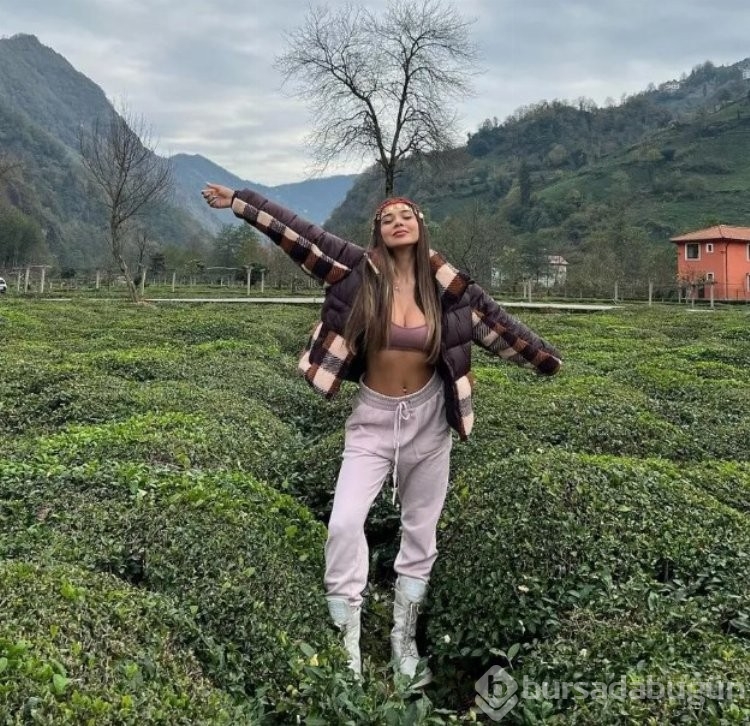 Merve Taşkın dekolteli pozlarına yenisini ekledi
