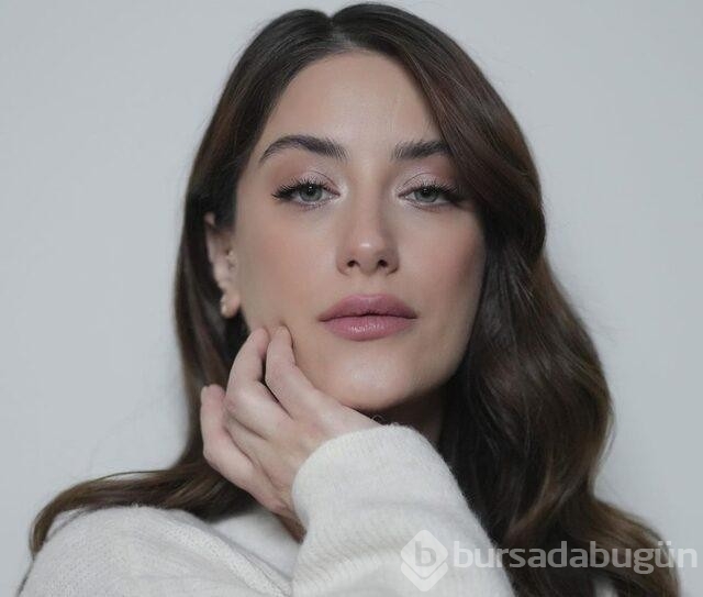 Hazal Kaya kızı Süreyya'yı ilk defa paylaştı
