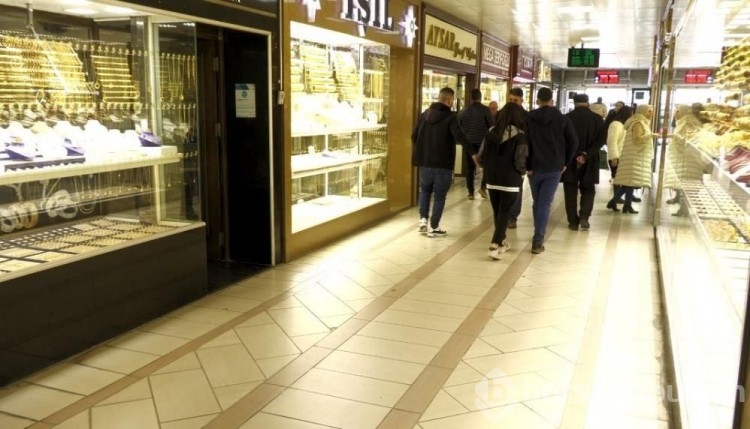 "Yastık altı"nda Saklamak yerine kollarına takmaya başladılar! Deprem korkusu