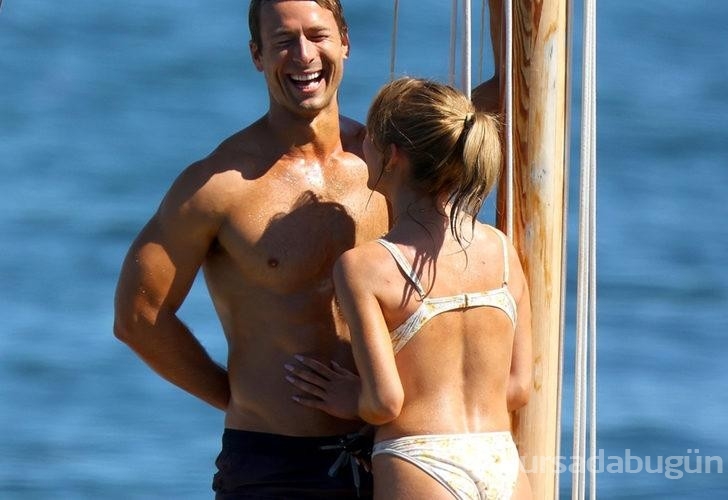 Sydney Sweeney rol arkadaşı Glen Powell ile samimi görüntülendi