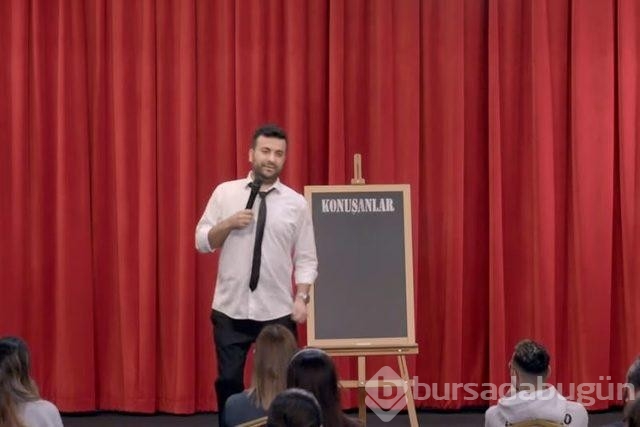 Hasan Can Kaya mini etekli kadın konuğu görünce dayanamadı! 