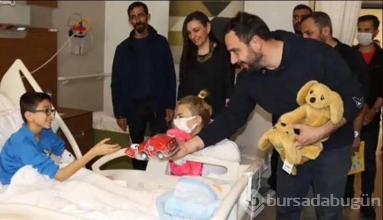 'Yasak Elma' oyuncuları depremzede çocukları ziyaret etti