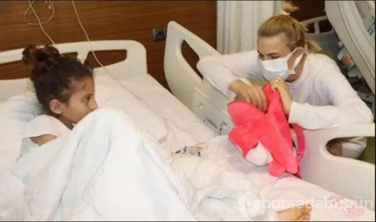 'Yasak Elma' oyuncuları depremzede çocukları ziyaret etti