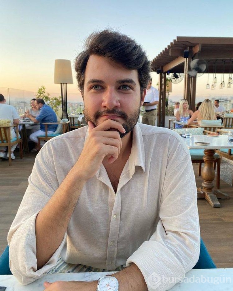 Furkan Göksel'in sarışın sevgilisi dekolteli pozlarıyla olay oldu
