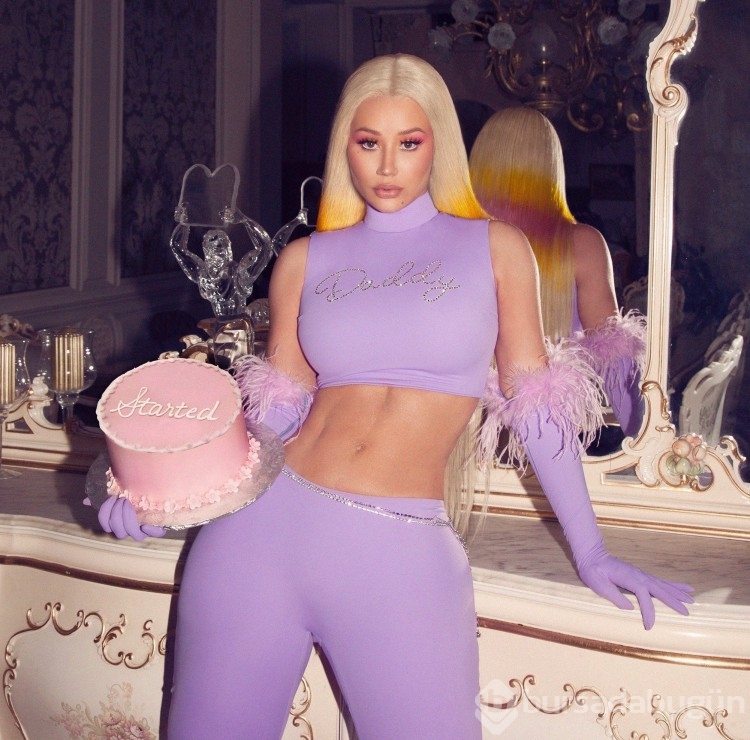 Iggy Azalea erotik pozlarla ne amaçladığını açıkladı