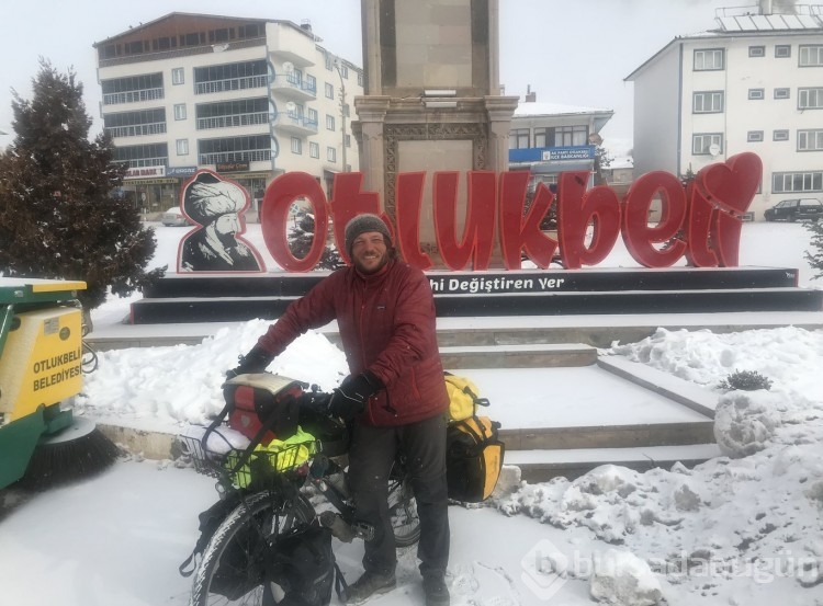 Alman gezgin bisikletiyle yola çıktı