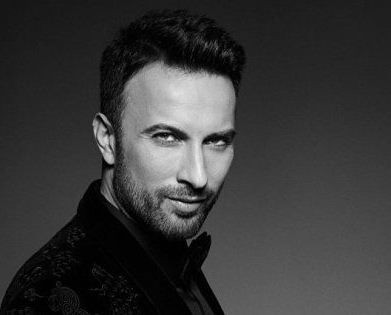 Tarkan ilk kez gülmediği fotoğrafını paylaştı