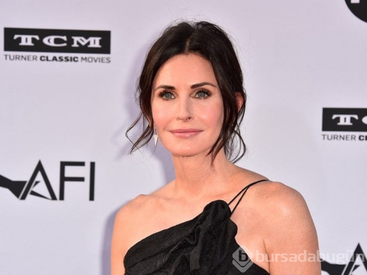 Courteney Cox'un estetik pişmanlığı yaşadığını açıkladı
