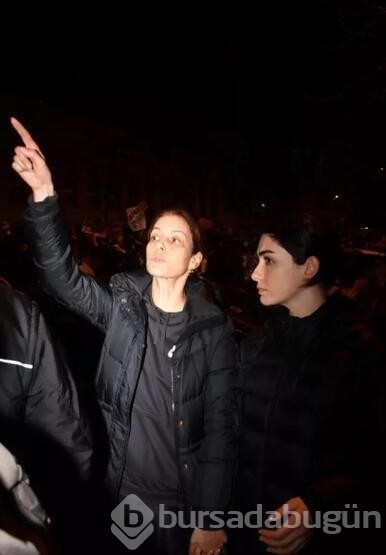 Hazar Ergüçlü'nün panik anları objektiflere yansıdı