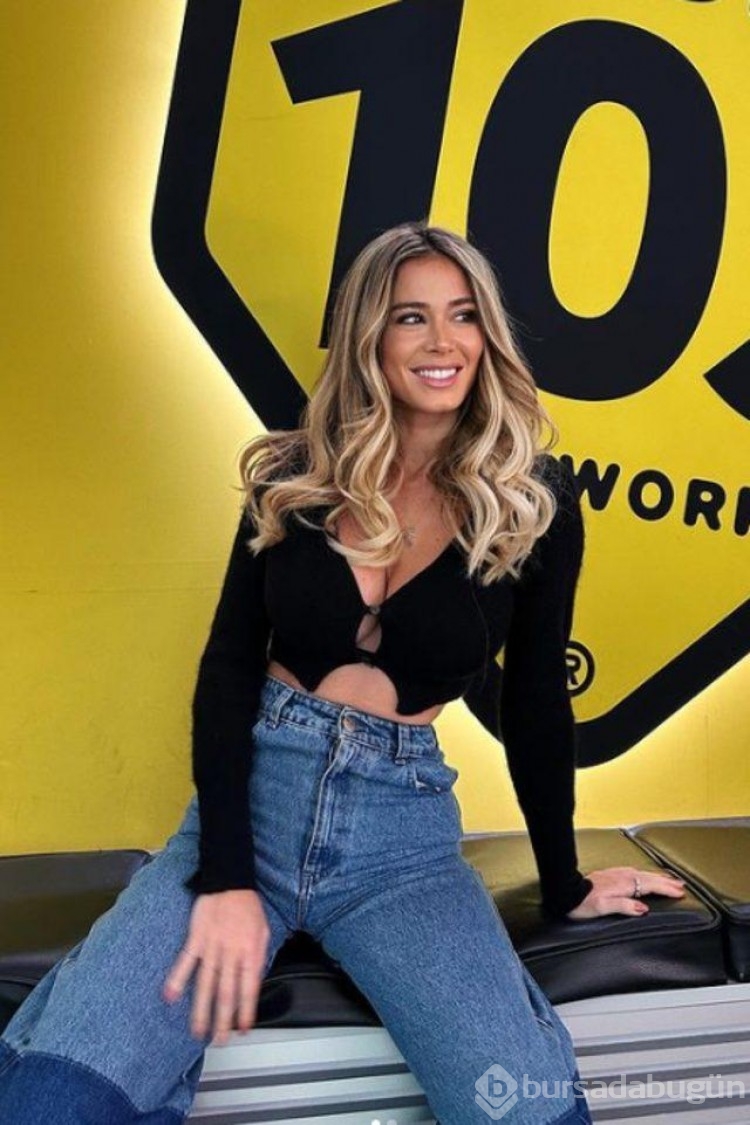 İtalyan spor spikeri Diletta Leotta dekoltesiyle büyüledi