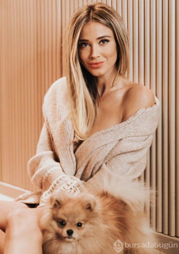 İtalyan spor spikeri Diletta Leotta dekoltesiyle büyüledi