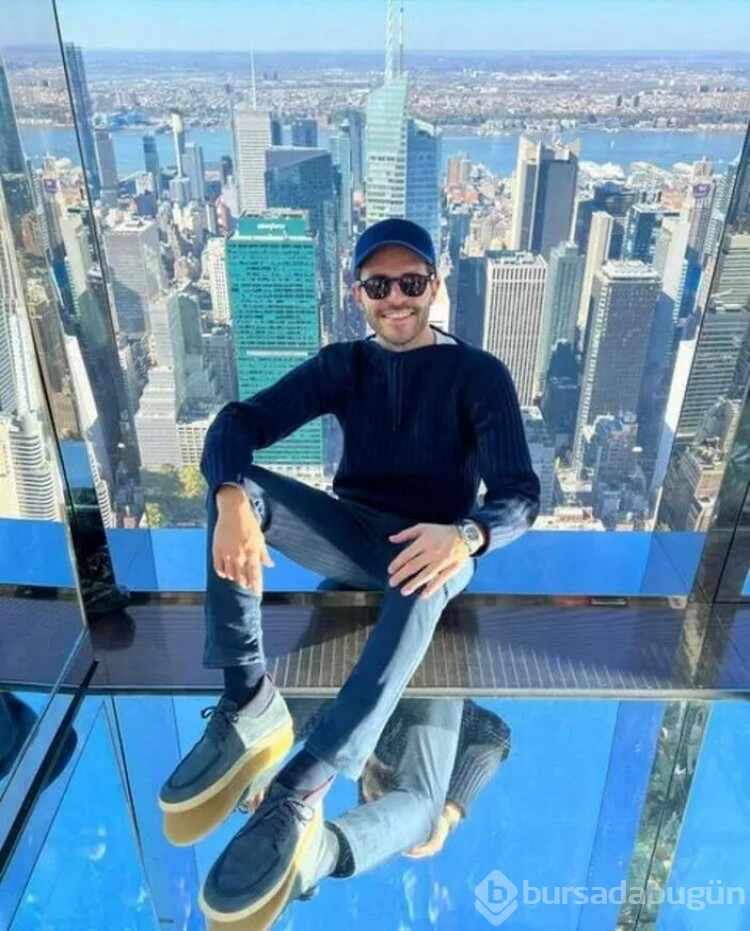 Hande Erçel ve Hakan Sabancı çiftinden yeni fotoğraf 