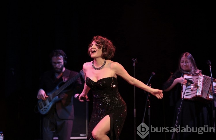 Göksel konser gelirini depremzedelere bağışlayama kararı aldı
