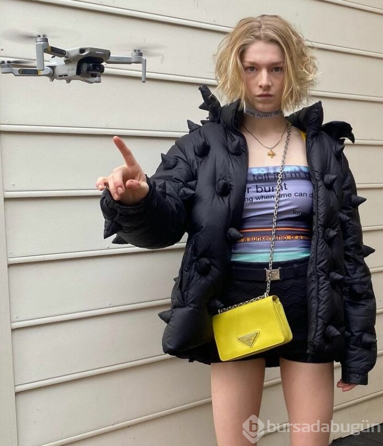 Hunter Schafer'ın Oscar kıyafetiyle sosyal medyayı salladı
