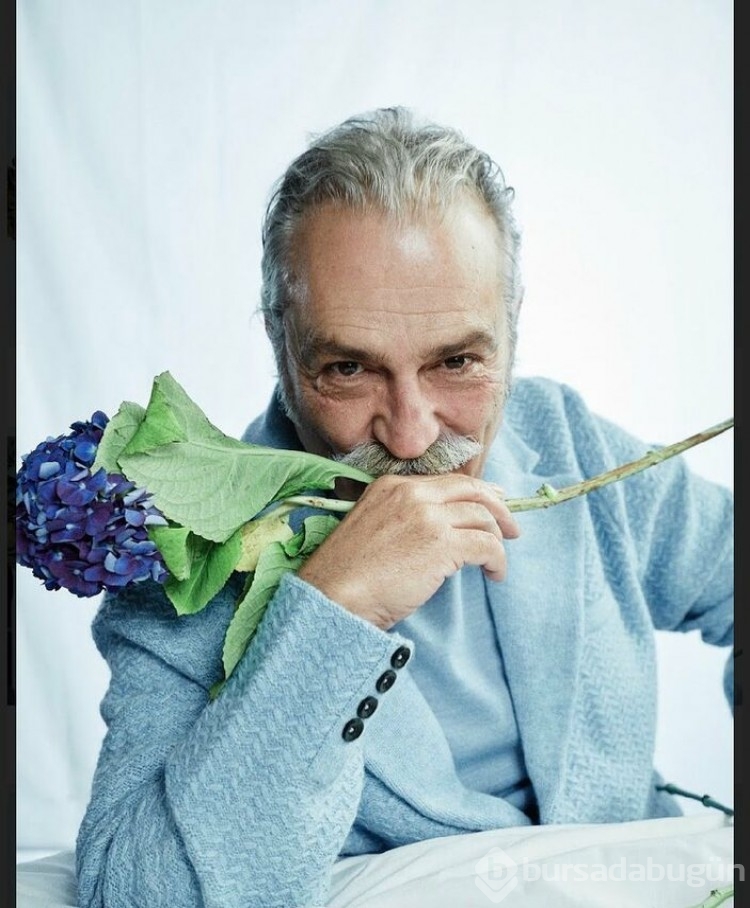  Haluk Bilginer sahnede fenalaştı