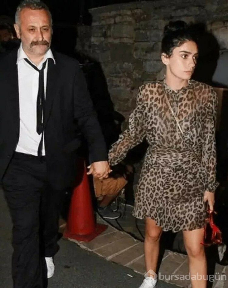 Ayrılan Onur Ünlü ve Hazar Ergüçlü aynı evde yaşamaya devam ediyor