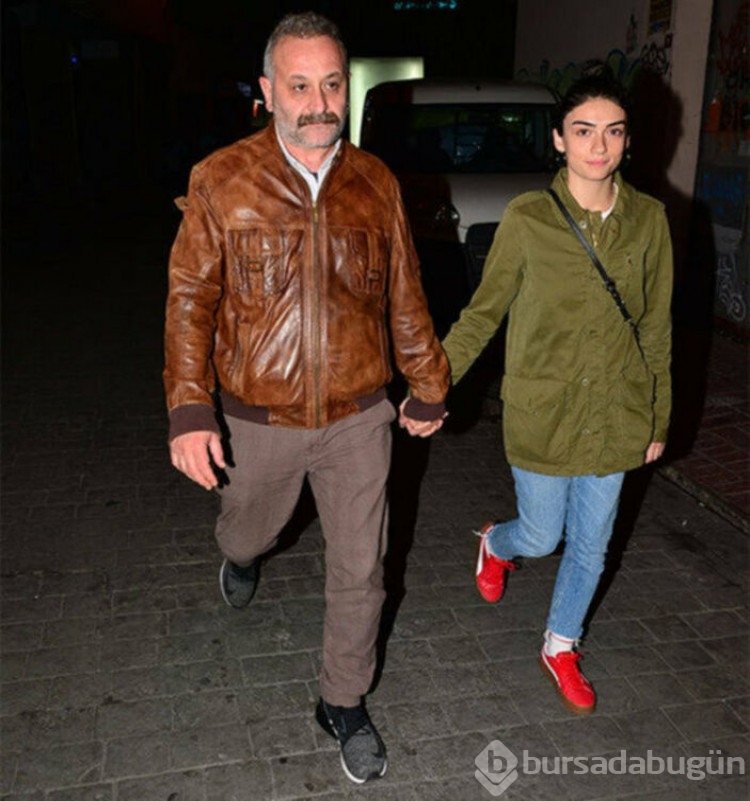 Ayrılan Onur Ünlü ve Hazar Ergüçlü aynı evde yaşamaya devam ediyor
