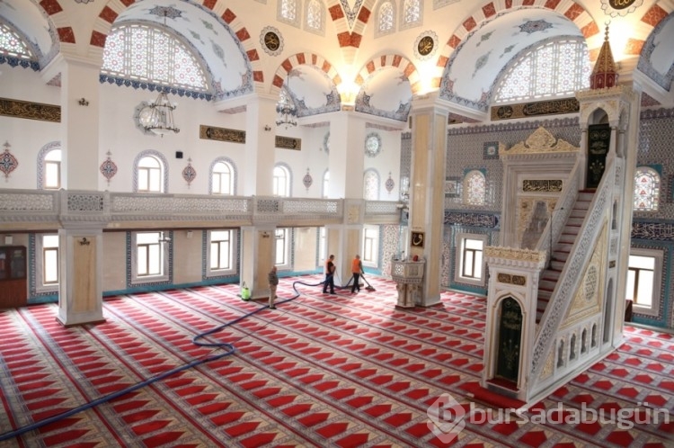 Nilüfer'deki ibadethanelerde temizlik yapılıyor