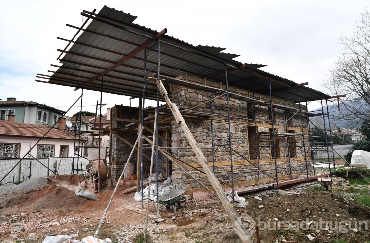Tarihi mescid gün yüzüne çıkartılıyor
