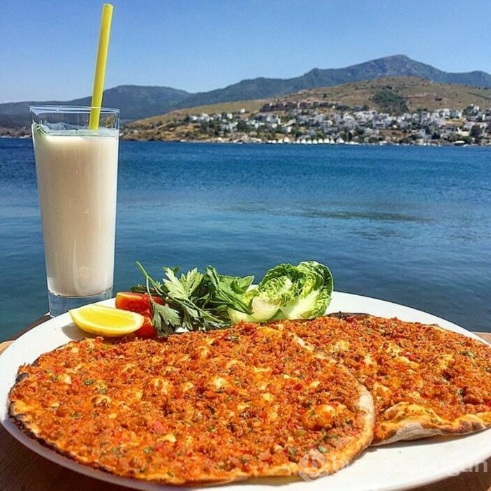 Türkbükü'nde lahmacuna bu yıl da zam geldi.