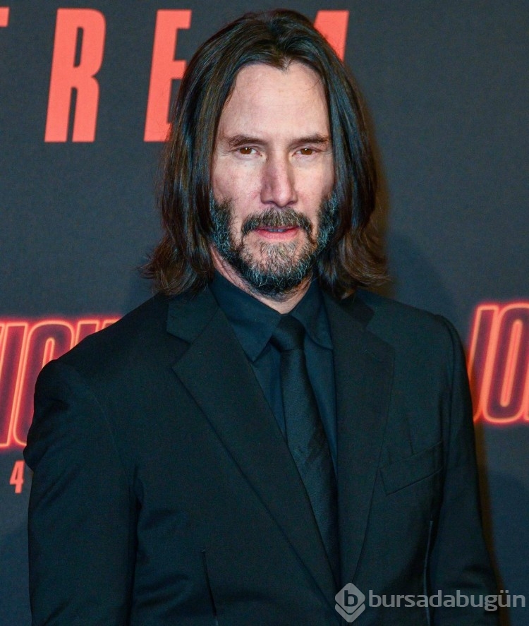 Keanu Reeves'e hayranlarından biri evlenme teklifi etti
