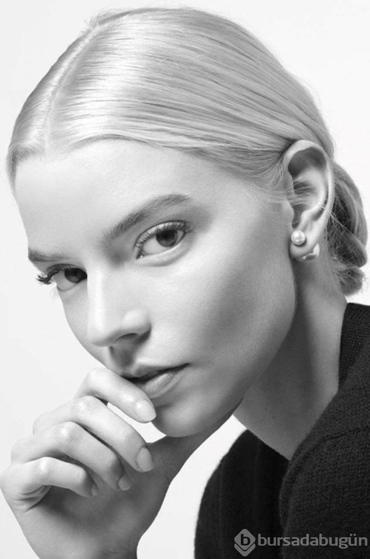 Anya Taylor- Joy Dior için kamera karşısına geçti
