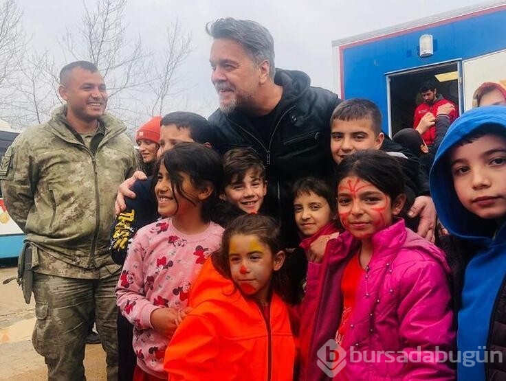 Beyazıt Öztürk Kahramanmaraş'ta depremzedelerle buluştu