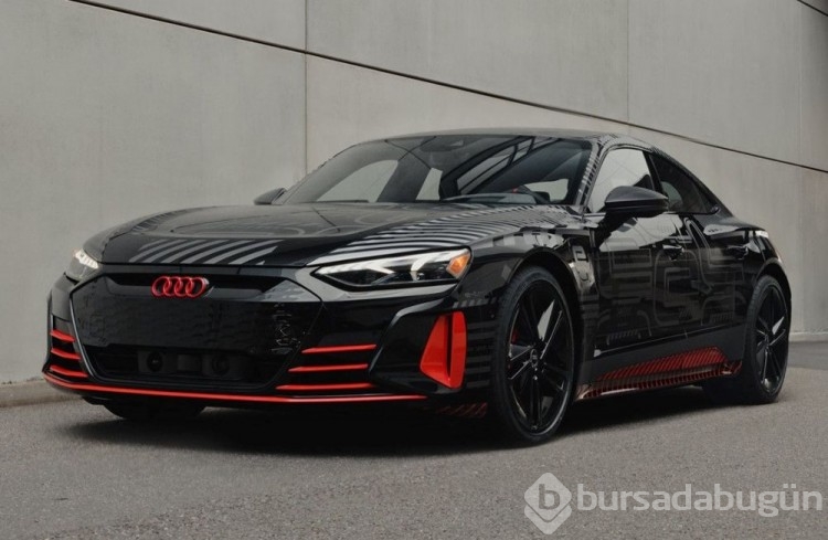 Audi'den sevilen kamuflaja özel seri
