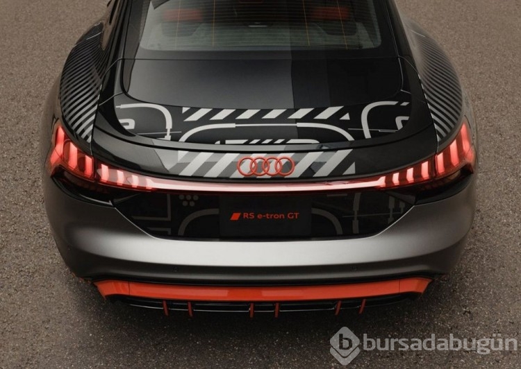 Audi'den sevilen kamuflaja özel seri

