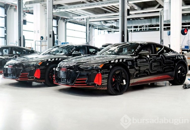 Audi'den sevilen kamuflaja özel seri
