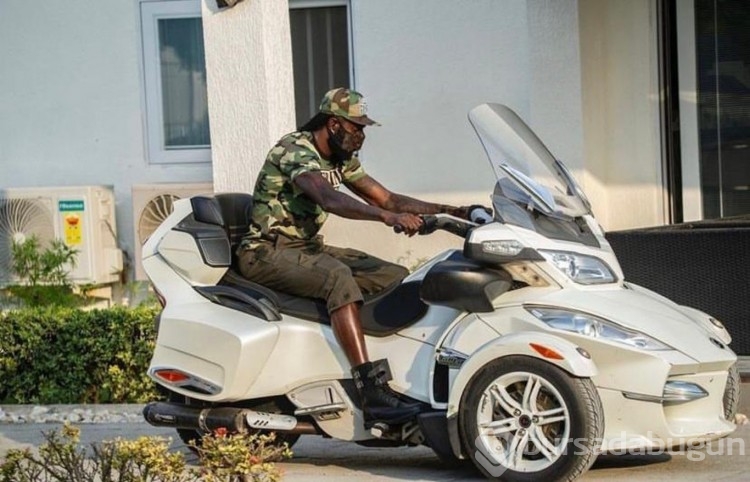 Adebayor'un lüks hayatı