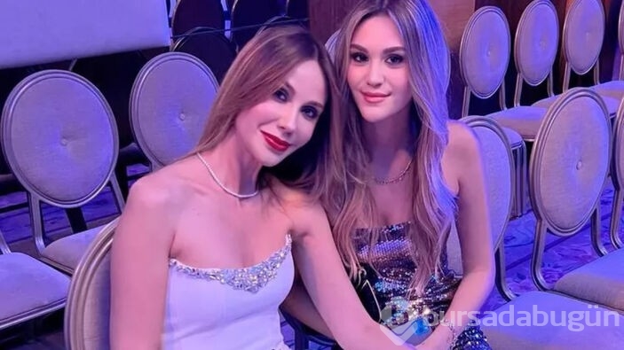 Demet Şener: Kızımla beraber giyiniyoruz
