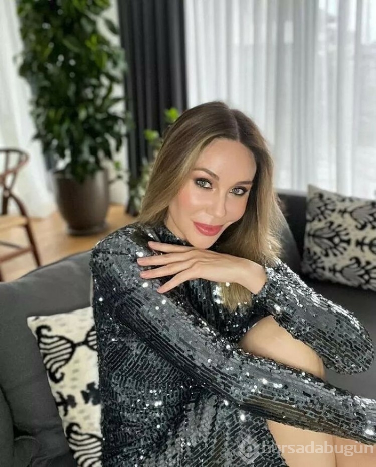 Demet Şener: Kızımla beraber giyiniyoruz
