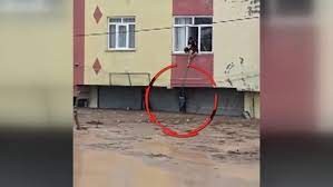 Şanlıurfa'da sele uykuda yakalandı!
