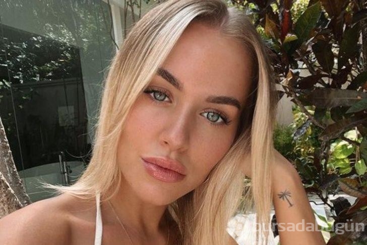 Ünlü model Lottie Tomlinson göğüs dekoltesiyle büyüledi