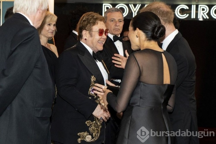  Meghan Markle ve Prens Harry çiftine Elton John'da sırtını döndü.
